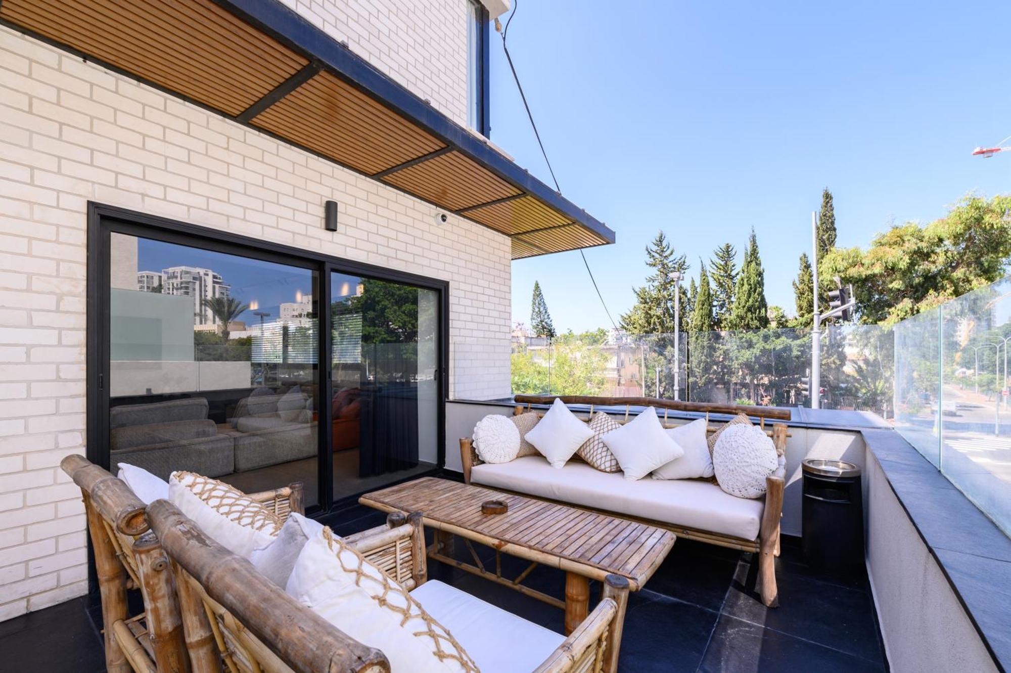 Rokah Luxury Villa At Ramat Hahayal Tel Aviv Buitenkant foto