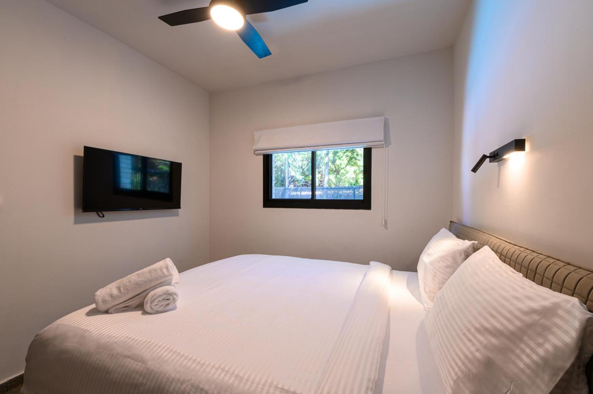 Rokah Luxury Villa At Ramat Hahayal Tel Aviv Kamer foto