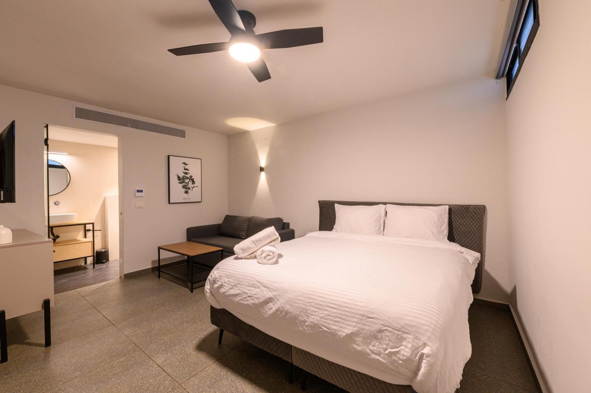 Rokah Luxury Villa At Ramat Hahayal Tel Aviv Buitenkant foto