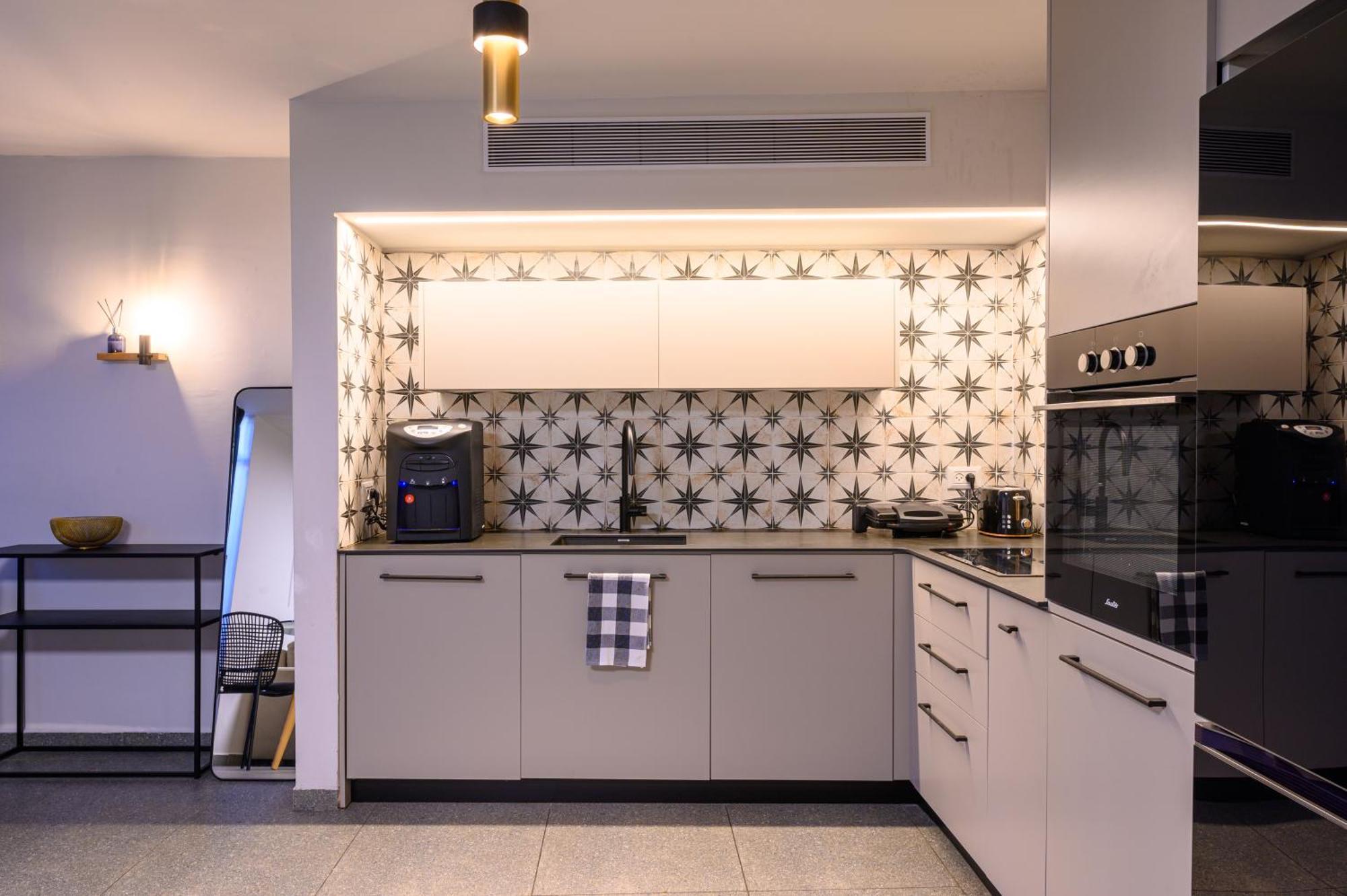 Rokah Luxury Villa At Ramat Hahayal Tel Aviv Kamer foto