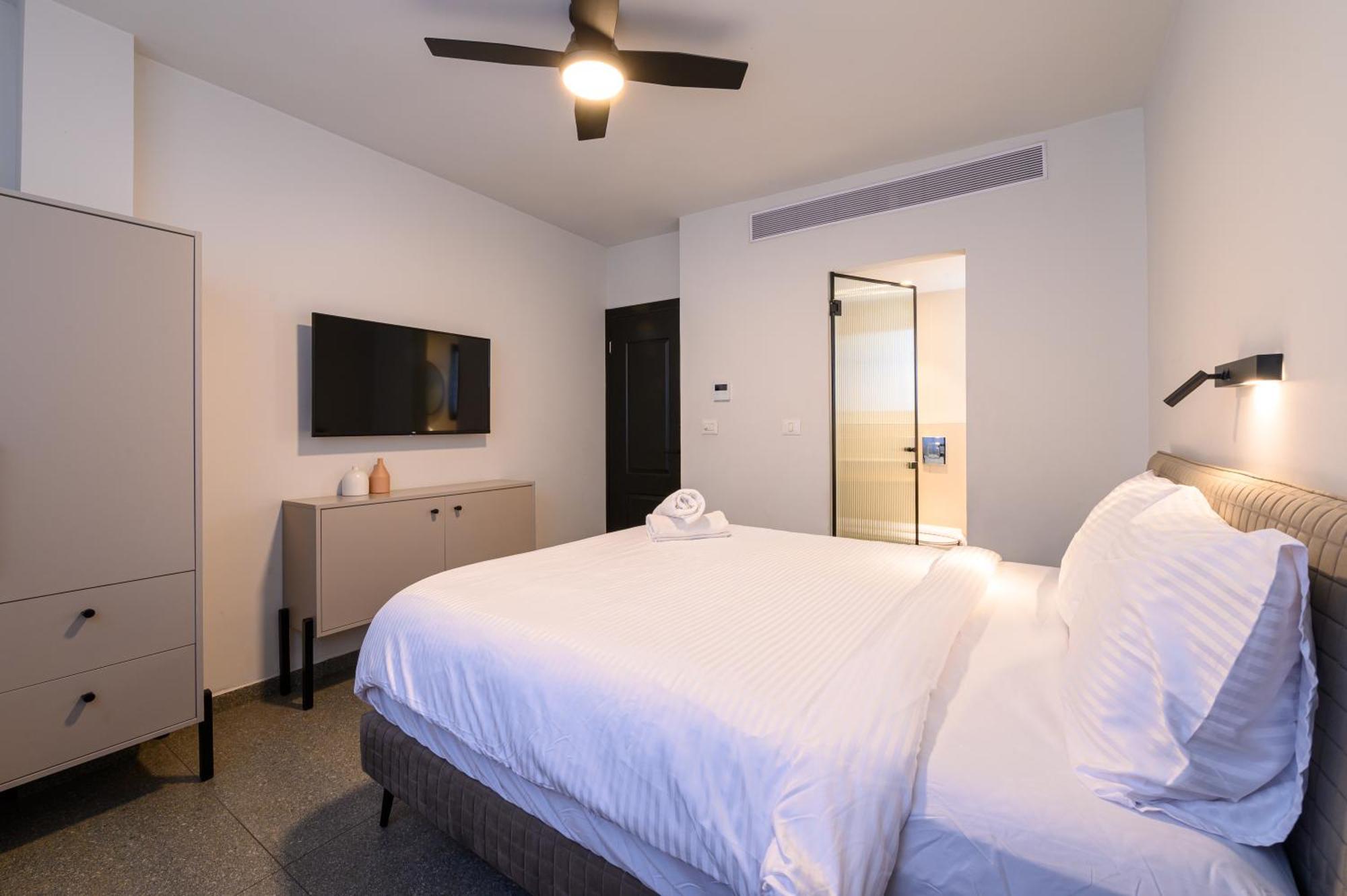 Rokah Luxury Villa At Ramat Hahayal Tel Aviv Kamer foto