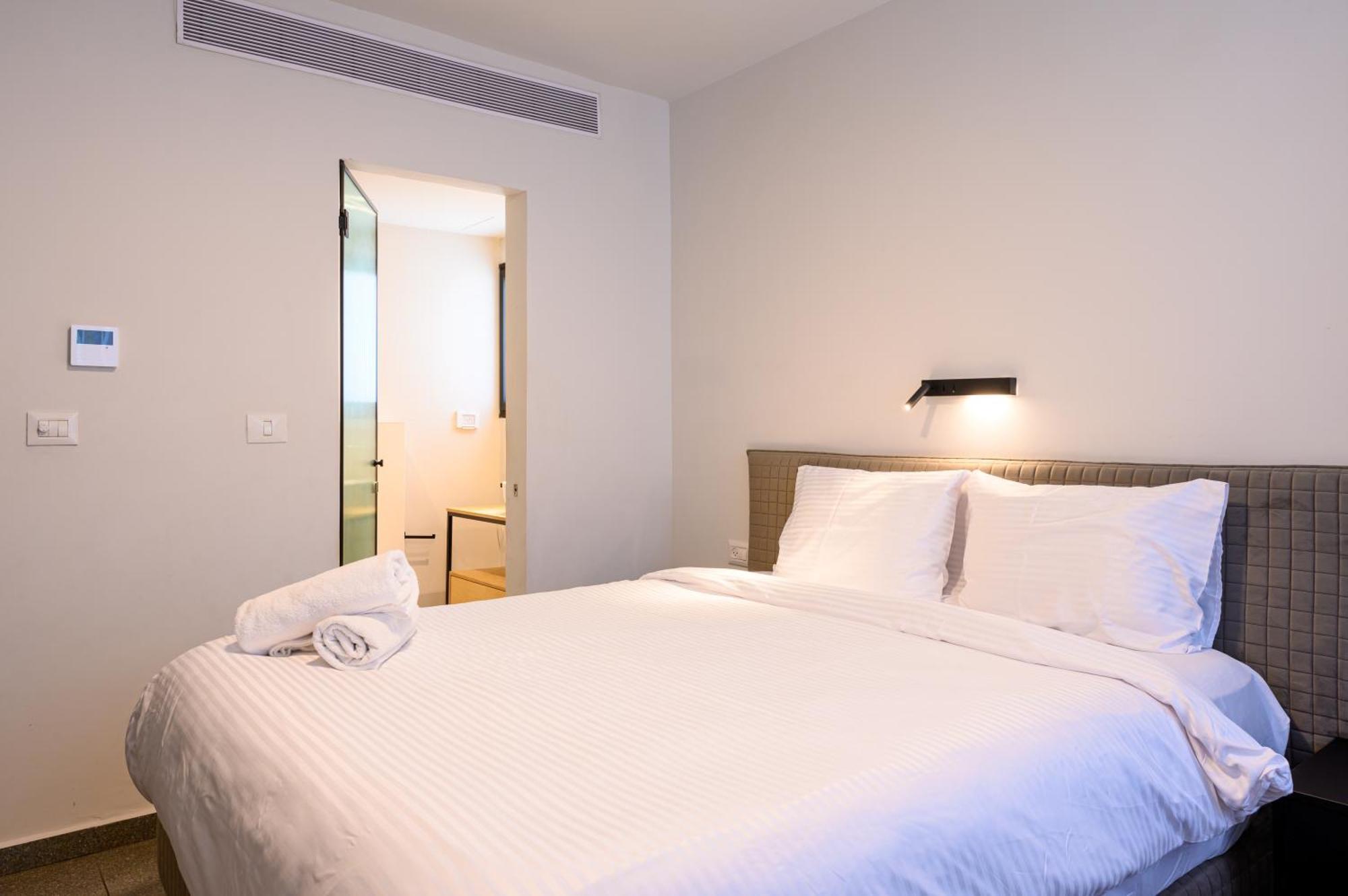 Rokah Luxury Villa At Ramat Hahayal Tel Aviv Kamer foto