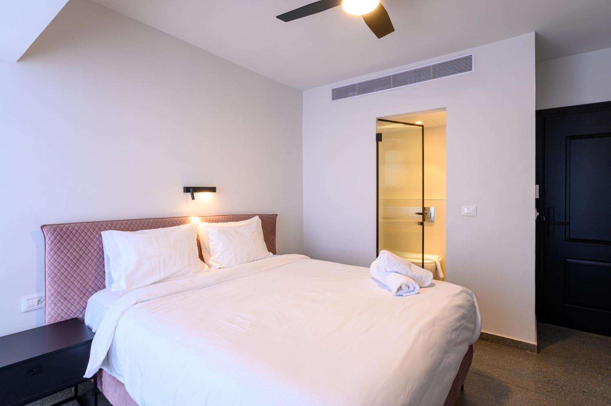 Rokah Luxury Villa At Ramat Hahayal Tel Aviv Kamer foto